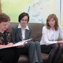 Zobacz zdjęcie: Fragmenty „Wyspy skarbów” czytały dzieciom Julia Szajwaj, Barbara Paryś i Marta Kołodziejska