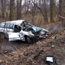 Zobacz zdjęcie: Jeden z meżczyzn jadących samochodem zmarł w szpitalu