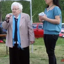 Zobacz zdjęcie: Poetka Wanda Surowiecka (po lewej) i Beata Widera z GOKiS-u