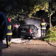 Zobacz zdjęcie: Strażacy uratowali część samochodu