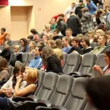 Zobacz zdjęcie: Widzowie w sali kina Forum