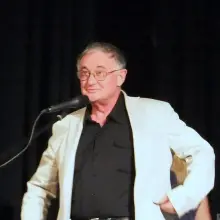 Zobacz zdjęcie: Wiktor Osiatyński na pożegnaniu w Teatrze Starym