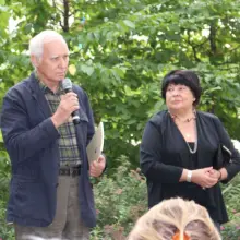 Zobacz zdjęcie: Piotr Wieczorek, Prezes Zarządu Okręgu Wrocławskiego Związku Polskich Artystów Plastyków we Wrocławiu oraz Krystyna Gay-Kutschenreiter