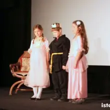 Zobacz zdjęcie: Spektakl w Orle Nie deptać trawników