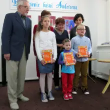 Zobacz zdjęcie: Laureaci konkursu plastycznego "Bohaterowie baśni Andersena"