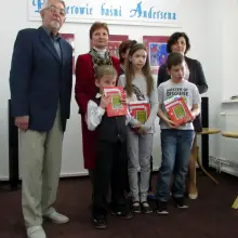 Zobacz zdjęcie: Laureaci konkursu plastycznego "Bohaterowie baśni Andersena"
