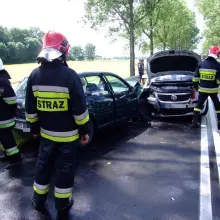 Zobacz zdjęcie: Czołowe zderzenie dwóch Volkswagenów