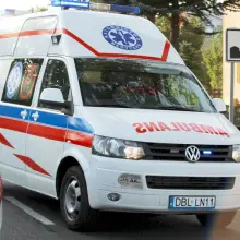 Zobacz zdjęcie: Volkswagen dachował koło Łazisk - jedna osoba w szpitalu