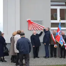 Zobacz zdjęcie: Uroczystość odsłonięcia tablicy pamiątkowej