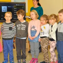 Zobacz zdjęcie: Laurki, życzenia i dziecięcy uśmiech w Domu Seniora