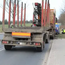 Zobacz zdjęcie: Pięć osób rannych po zderzeniu ciężarówki i dwóch osobówek