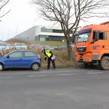 Zobacz zdjęcie: Pięć osób rannych po zderzeniu ciężarówki i dwóch osobówek