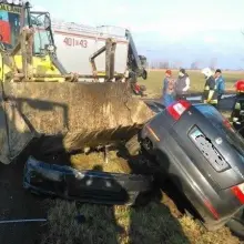 Zobacz zdjęcie: Skoda zderzyła się z koparkoładowarką