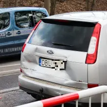 Zobacz zdjęcie: Kolizja trzech aut koło wiaduktu