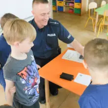 Zobacz zdjęcie: Dzielnicowy z Komisarzem Lwem u przedszkolaków w Tomaszowie