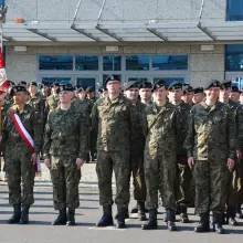 Zobacz zdjęcie: Pożegnali żołnierzy wyjeżdżających na misję do Kosowa