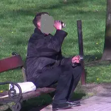 Zobacz zdjęcie: Ostentacyjnie piją alkohol w miejscach publicznych