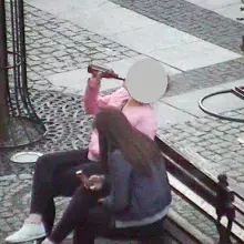 Zobacz zdjęcie: Ostentacyjnie piją alkohol w miejscach publicznych