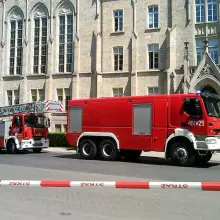 Zobacz zdjęcie: Wozy strażackie przed sądem