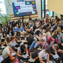 Zobacz zdjęcie: Rekord czytania w jednym momencie w „Handlówce”