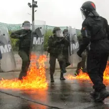 Zobacz zdjęcie: Fire Phobia: Wiedzą, jak reagować na agresję demonstrantów