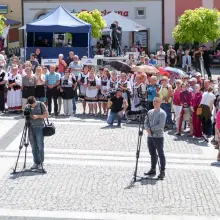 Zobacz zdjęcie: Parada i taniec na rozpoczęcie festiwalu bałkańskiego