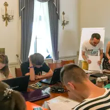 Zobacz zdjęcie: Zajęcia z ekspertem i poznawanie pracy historyka