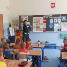 Zobacz zdjęcie: Edukacyjne spotkania z uczniami „Bezpieczna droga do szkoły”