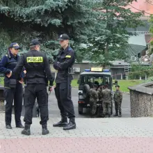 Zobacz zdjęcie: Pocisk artyleryjski znaleziono za siedzibą Powiatu