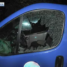 Zobacz zdjęcie: Strzelali do aut na parkingu. Wandale zatrzymani