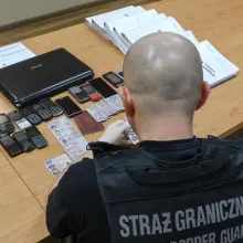 Zobacz zdjęcie: Nielegalnie przerzucali Ukraińców do Wielkiej Brytanii. Dwaj mieszkańcy powiatu zatrzymani