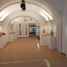Zobacz zdjęcie: Otwarcie wystawy Stowarzyszenia Gmin Ceramicznych Rzeczypospolitej Polskiej „Z bolesławieckiej gliny”.