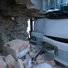Zobacz zdjęcie: Autobus PKS Bolesławiec zderzył się z budynkiem