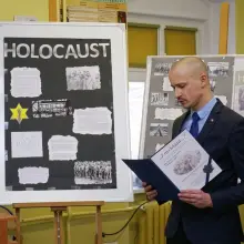 Zobacz zdjęcie: Upamiętnili zagładę dzieci w obozie koncentracyjnym Auschwitz-Birkenau