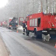 Zobacz zdjęcie: Auto dachowało pod Krzyżową