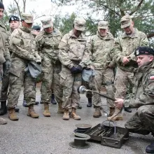 Zobacz zdjęcie: 10 Brygada Kawalerii Pancernej i żołnierze US Army w Tłusty Czwartek: po szkoleniu pączki