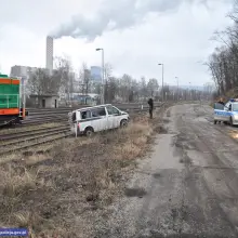 Zobacz zdjęcie: Kradzionym busem uciekał przed czeską i polską policją. Zatrzymano go na... torowisku