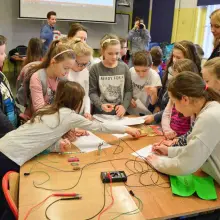 Zobacz zdjęcie: Prąd z cytryny, czyli uczniowie „jedynki” w „Elektroniku”
