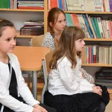 Zobacz zdjęcie: Rozdanie nagród klasie III b (S.P. nr 5) za prace plastyczne "Maszynka marzeń" w konkursie wydawnictwa istotne.pl