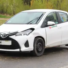 Zobacz zdjęcie: Volkswagen dachował po zderzeniu z Toyotą