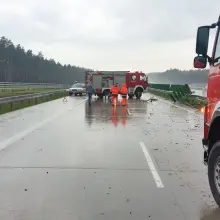 Zobacz zdjęcie: Staranował bariery energochłonne na A4