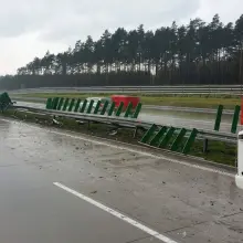 Zobacz zdjęcie: Staranował bariery energochłonne na A4