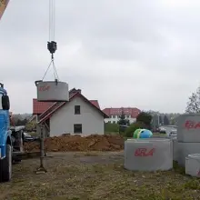 Zobacz zdjęcie: „Kosmiczne” i wandaloodporne pojemniki na śmieci w Nowogrodźcu