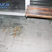 Zobacz zdjęcie: Pokłócił się z dziewczyną, więc… wyżył się na przystanku