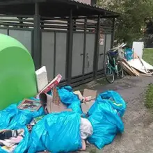 Zobacz zdjęcie: Syf przy Żwirki i Wigury