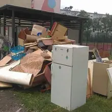 Zobacz zdjęcie: Syf przy Żwirki i Wigury