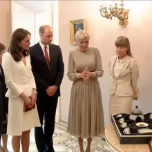 Zobacz zdjęcie: Agata Duda podarowała parze książęcej ceramikę z Bolesławca