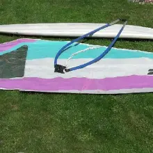 Zobacz zdjęcie: Recydywista włamał się do domu jednorodzinnego. Ukradł m.in. sprzęt do windsurfingu