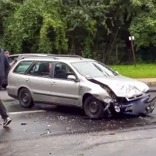 Zobacz zdjęcie: Wypadek koło stadionu, zderzyły się dwa auta