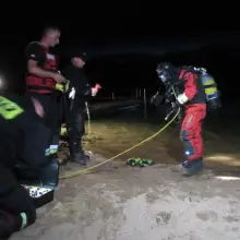 Zobacz zdjęcie: Ratownicy szukają topielca na Krępnicy koło Bolesławca